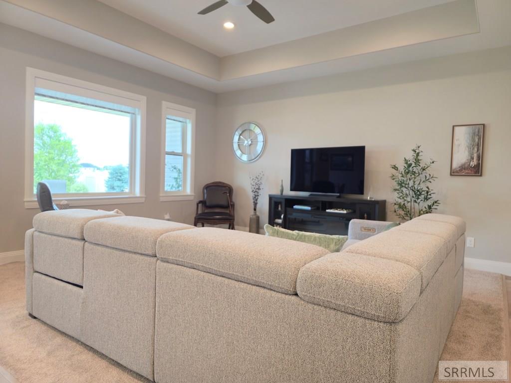 1012 Cypress Loop Property Photo 4