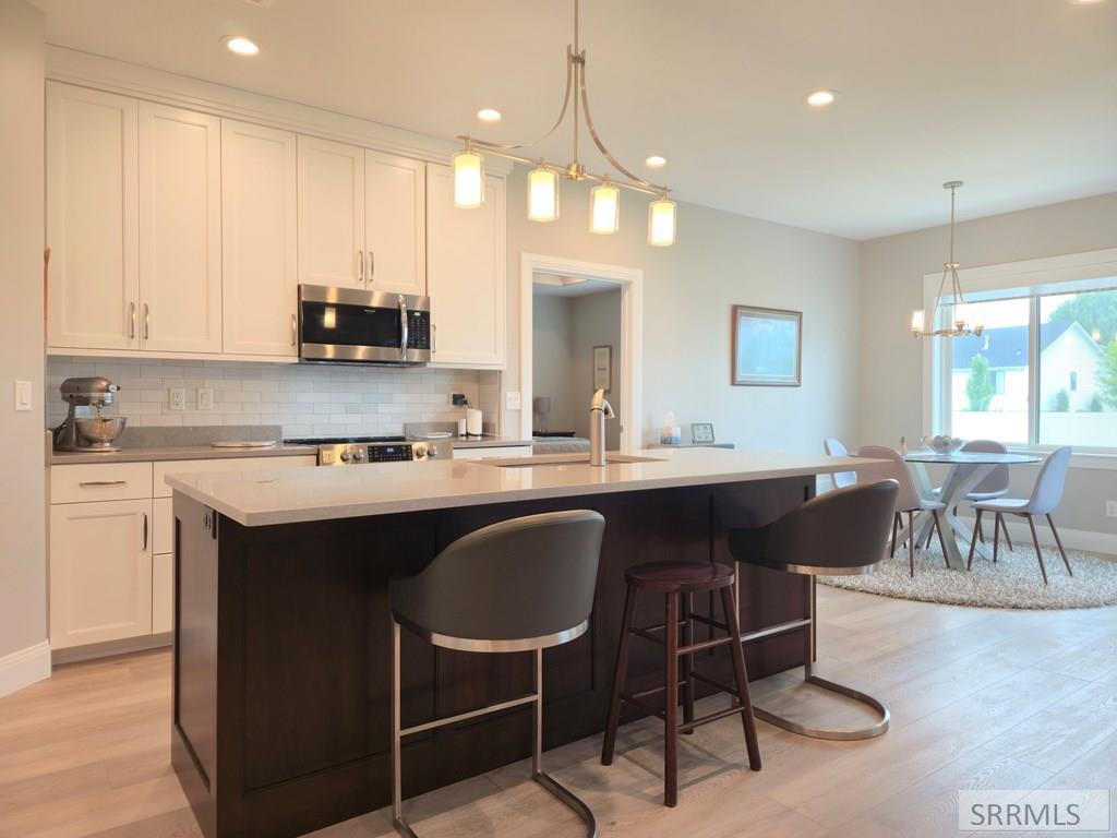 1012 Cypress Loop Property Photo 5