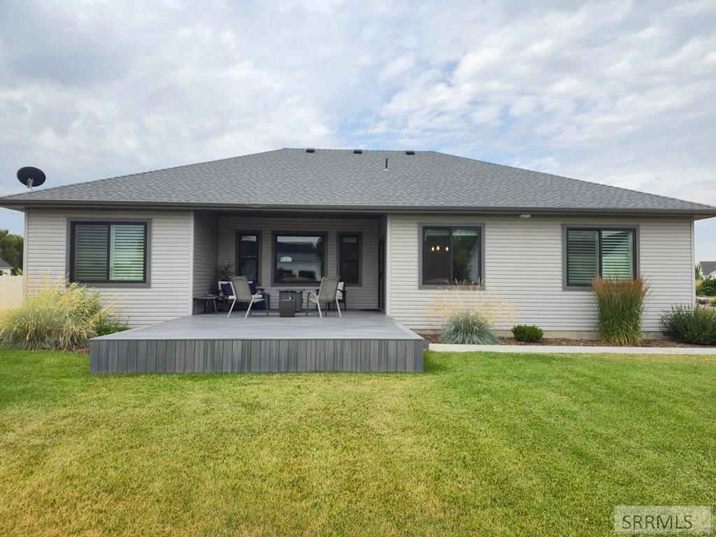 1012 Cypress Loop Property Photo 15