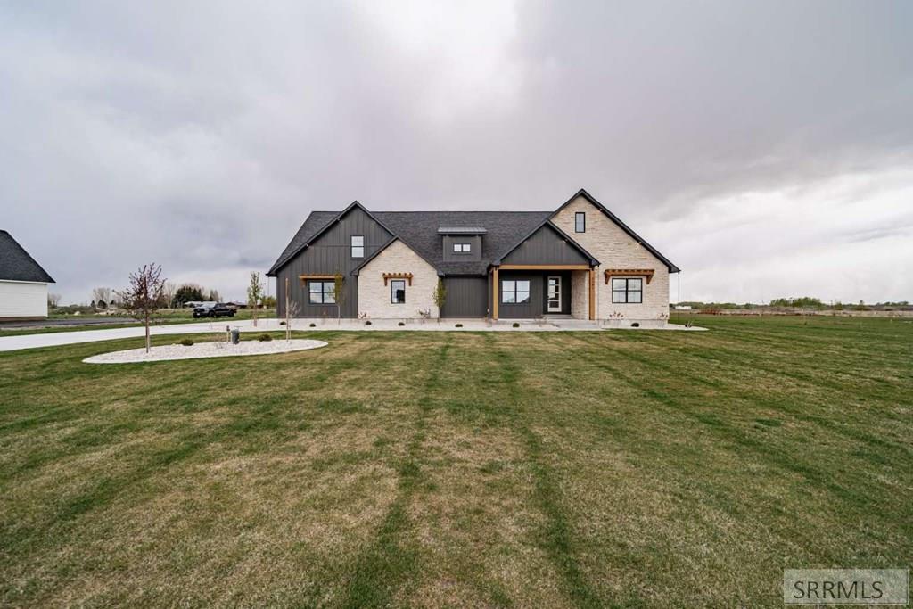 3181 Henry's Fork Way Property Photo 4