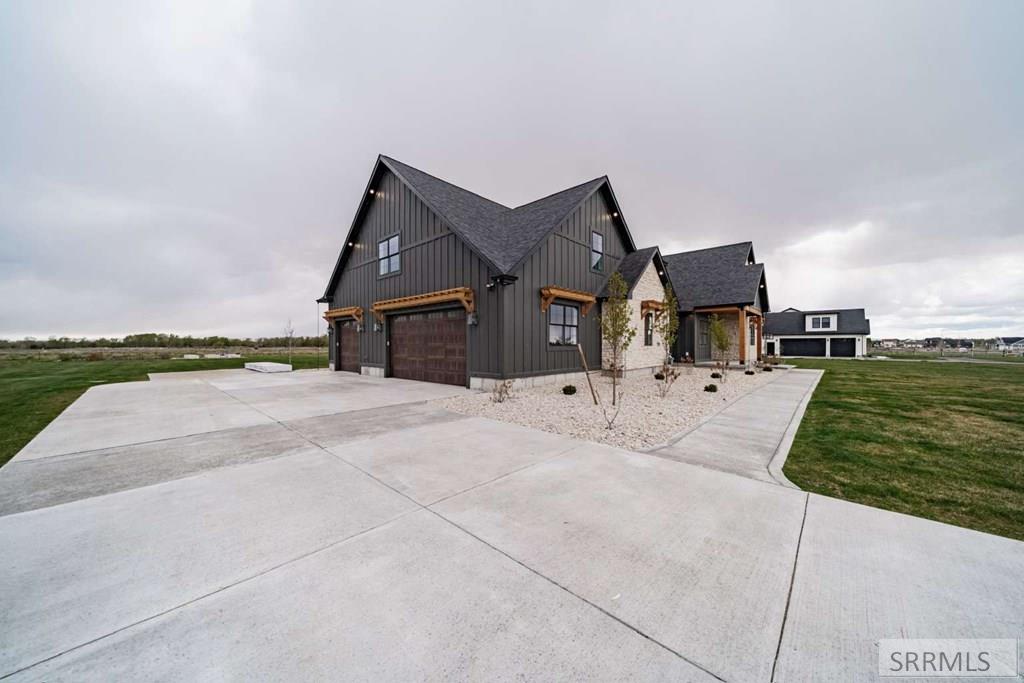 3181 Henry's Fork Way Property Photo 5