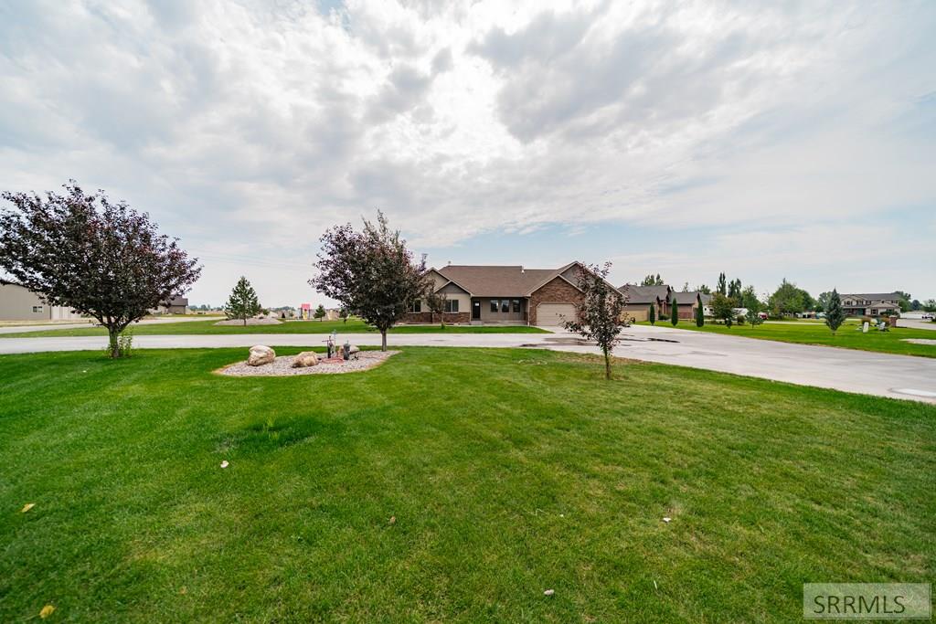 132 N 4020 E Property Photo 4