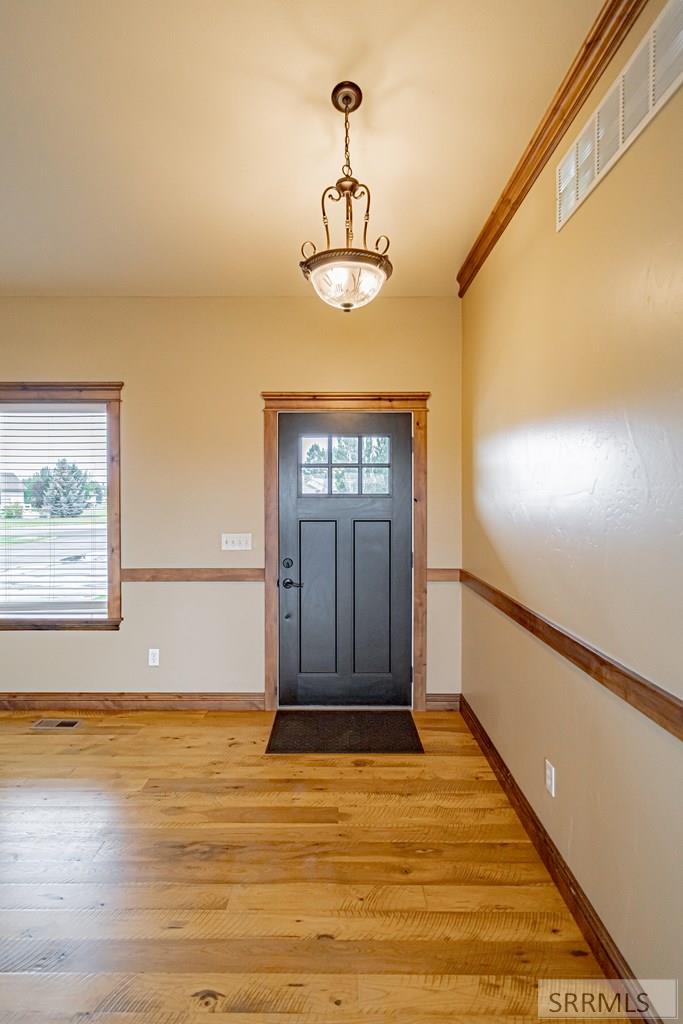 132 N 4020 E Property Photo 9