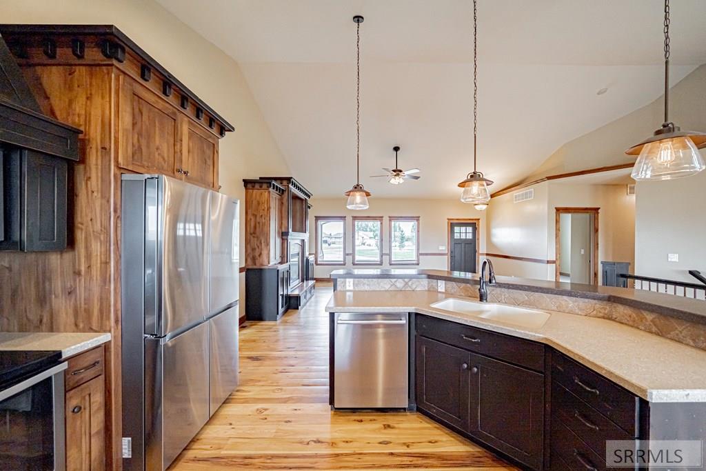 132 N 4020 E Property Photo 18