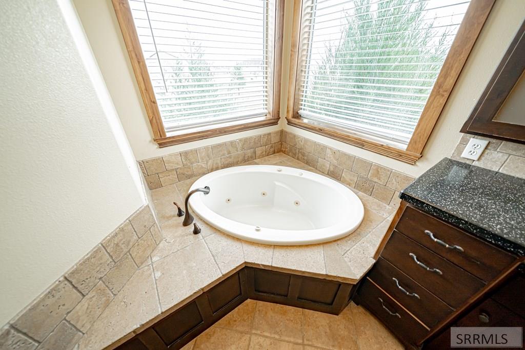 132 N 4020 E Property Photo 28