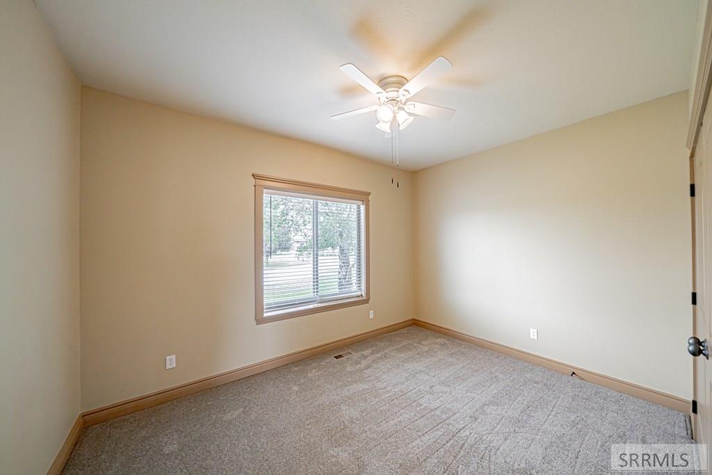 132 N 4020 E Property Photo 35