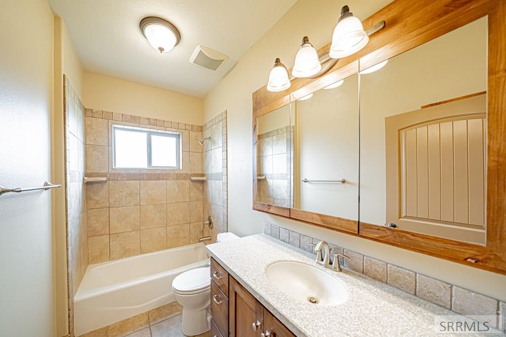 132 N 4020 E Property Photo 37