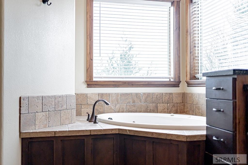 132 N 4020 E Property Photo 58