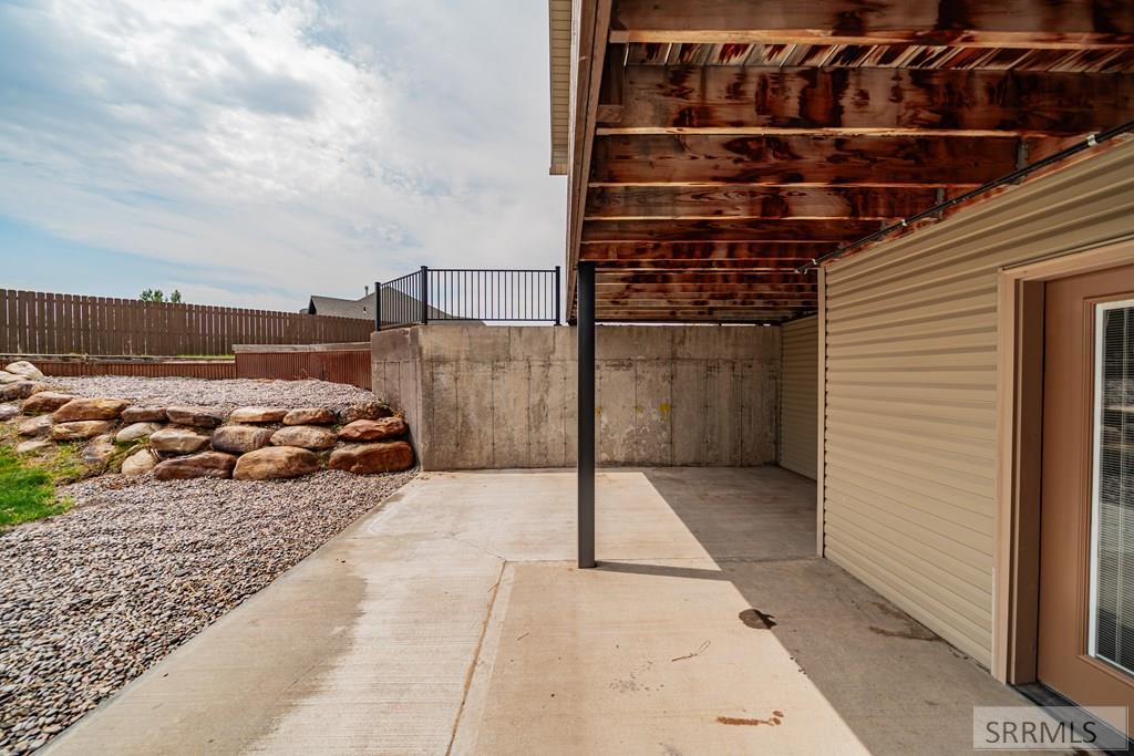 132 N 4020 E Property Photo 63