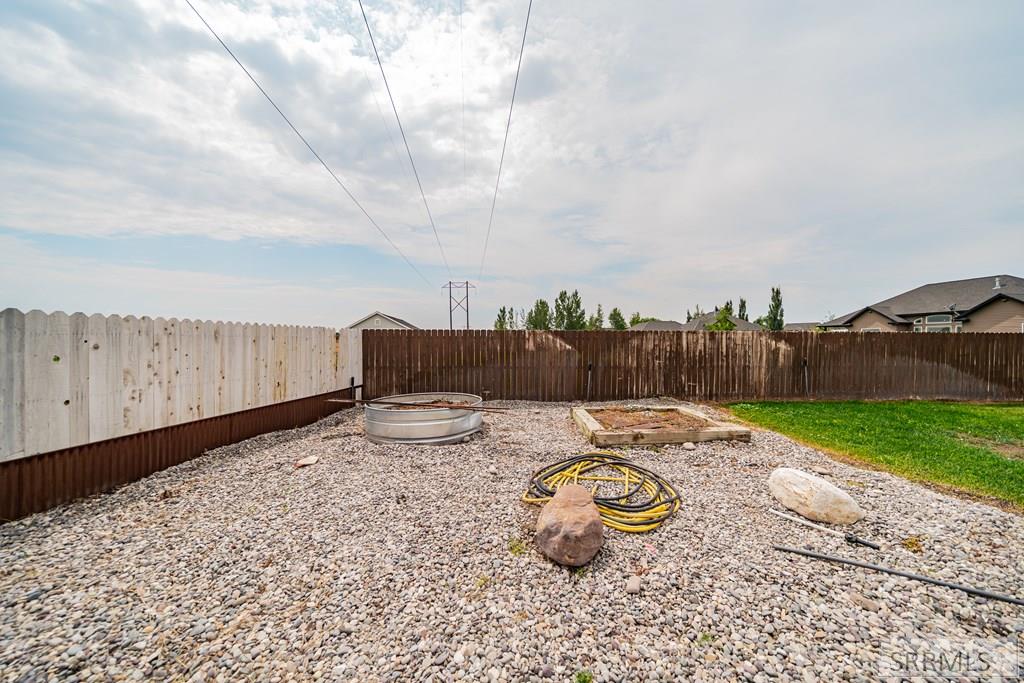 132 N 4020 E Property Photo 72