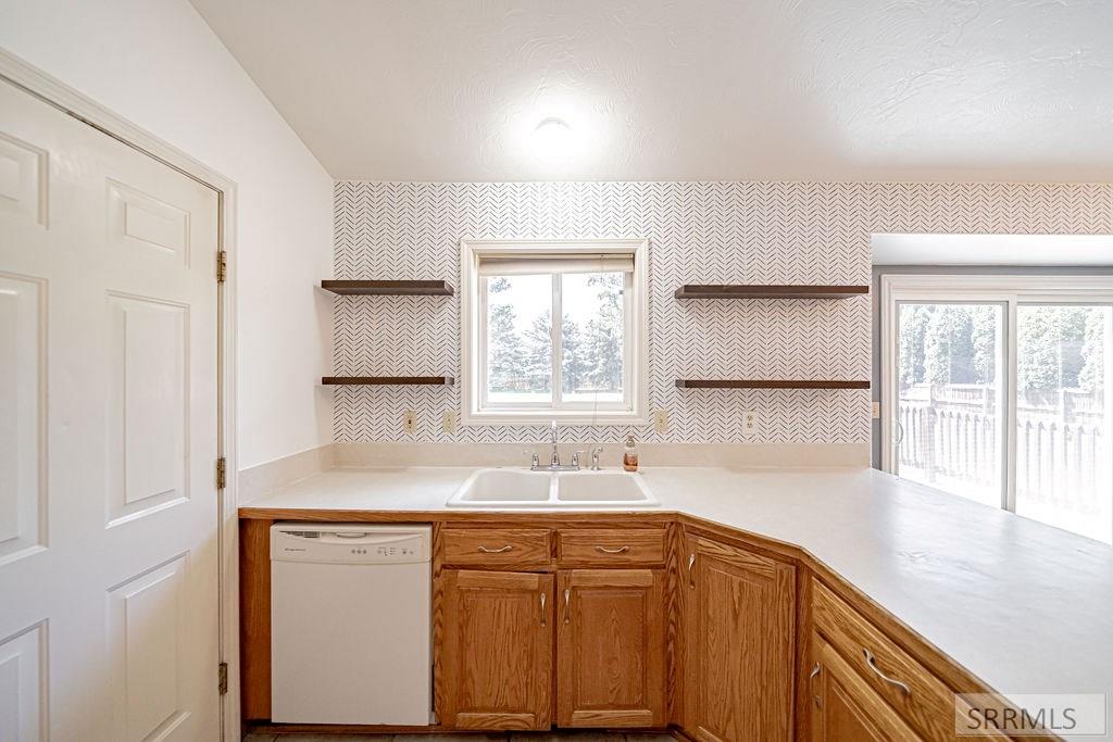 3854 E 12 N Property Photo 6