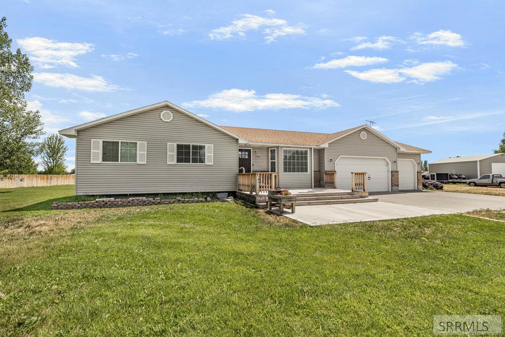 3976 E 200 N Property Photo 1