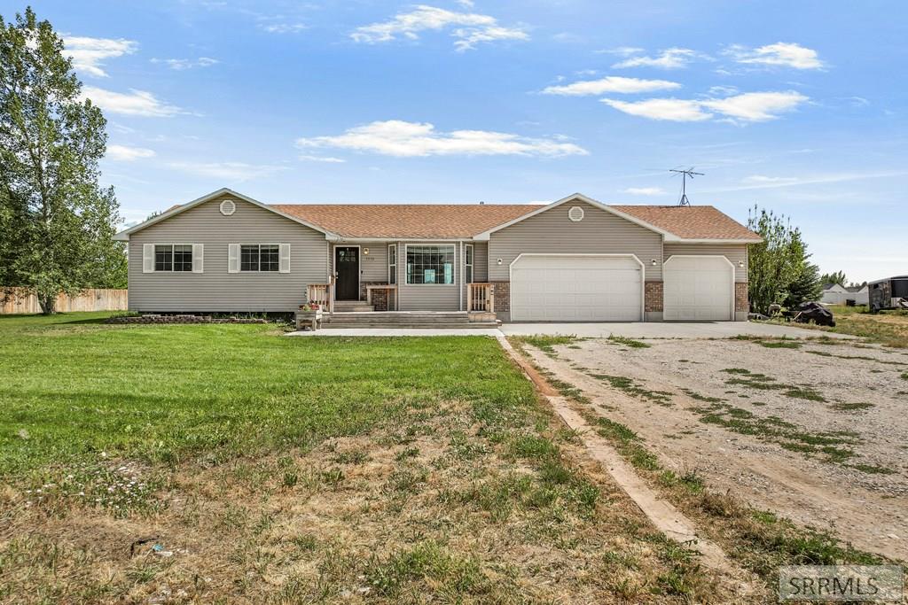 3976 E 200 N Property Photo 2
