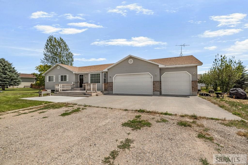 3976 E 200 N Property Photo 4