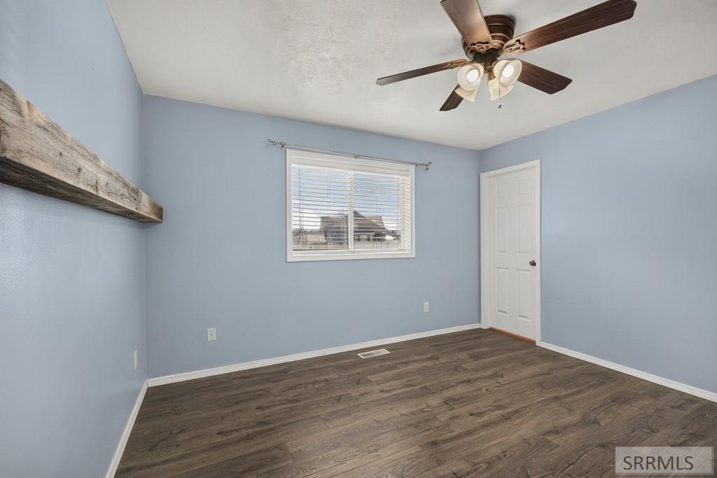 3976 E 200 N Property Photo 15