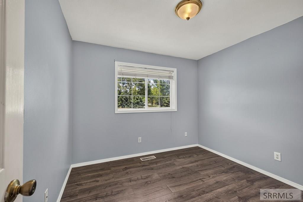 3976 E 200 N Property Photo 17