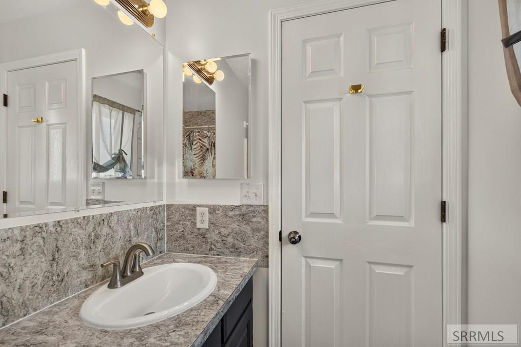 3976 E 200 N Property Photo 20