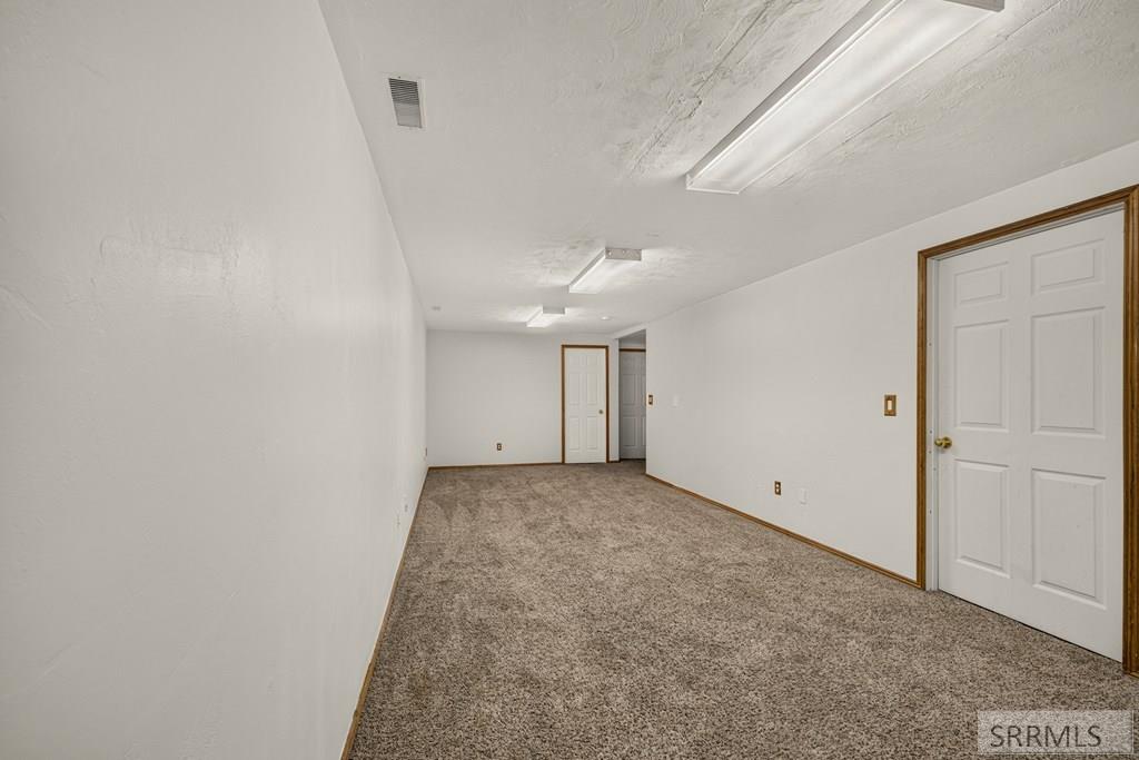 3976 E 200 N Property Photo 27