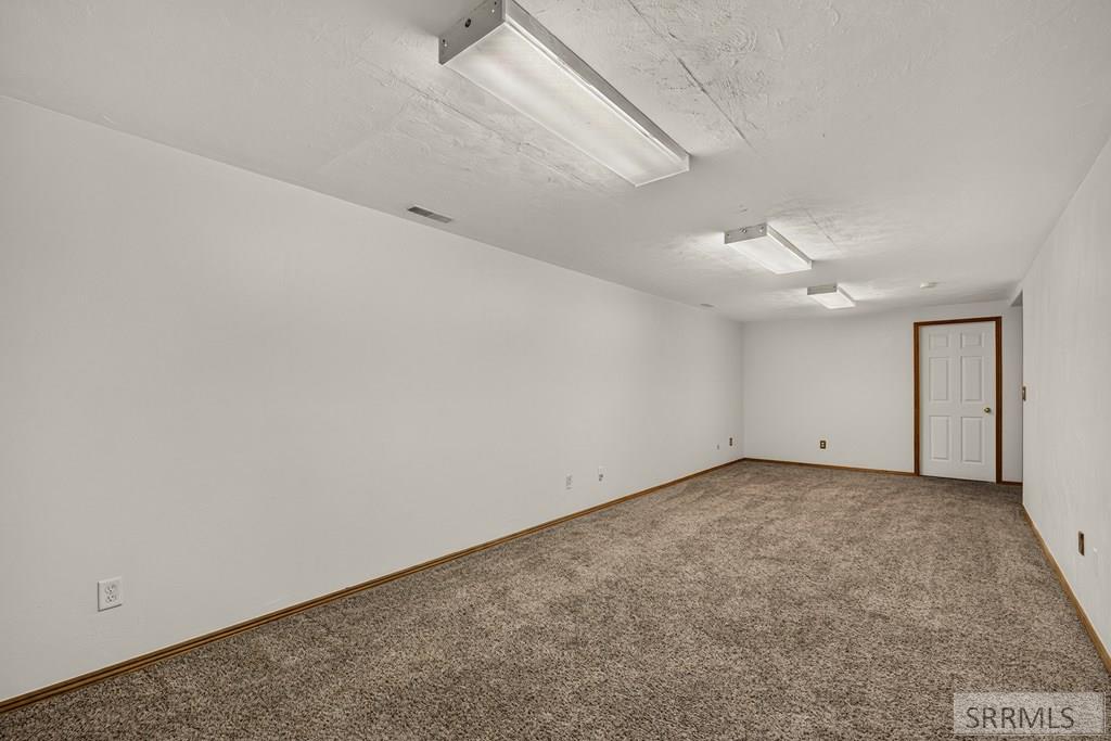 3976 E 200 N Property Photo 28
