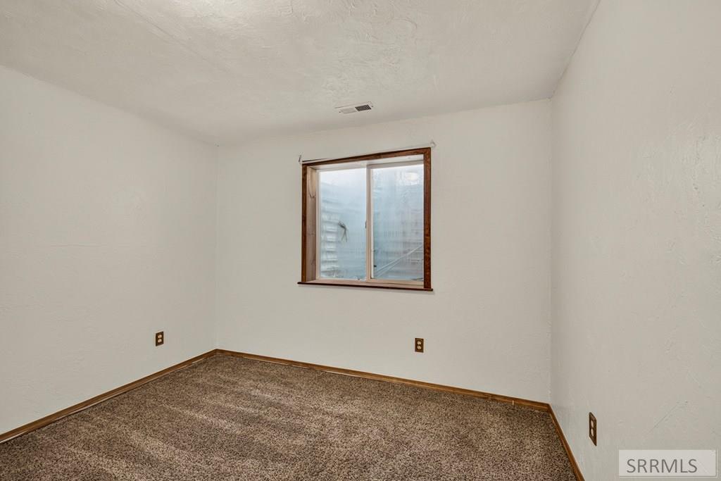3976 E 200 N Property Photo 33