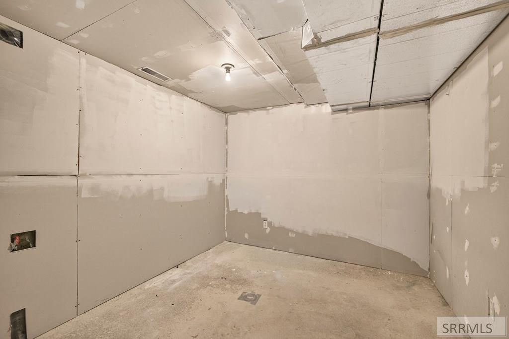 3976 E 200 N Property Photo 36