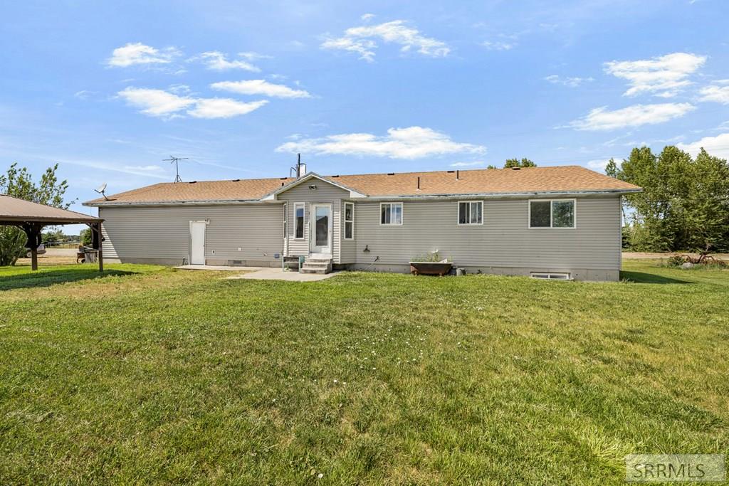 3976 E 200 N Property Photo 39