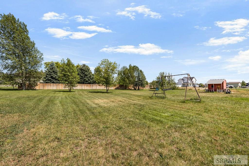 3976 E 200 N Property Photo 41