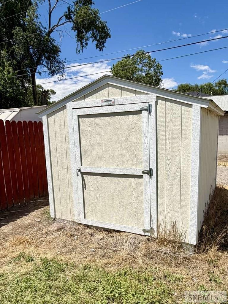 320 Lincoln Street Property Photo 10