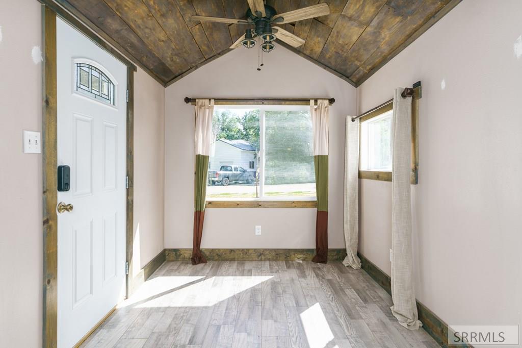 904 Bannock Road Property Photo 3