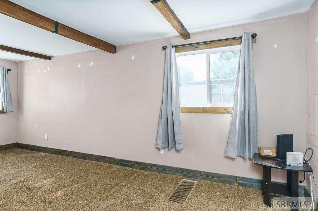 904 Bannock Road Property Photo 9