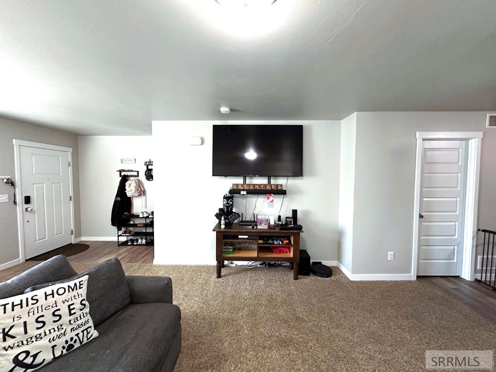 2001 Lawrence Lane # 604 Property Photo 13