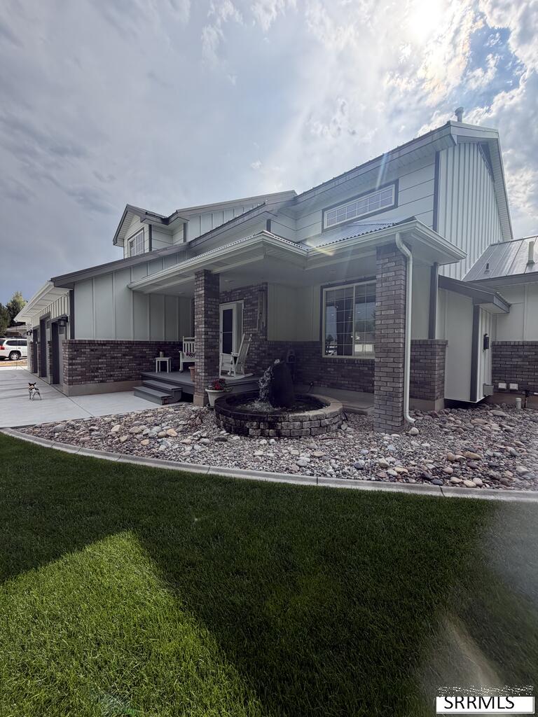5517 Concord Circle Property Photo 4