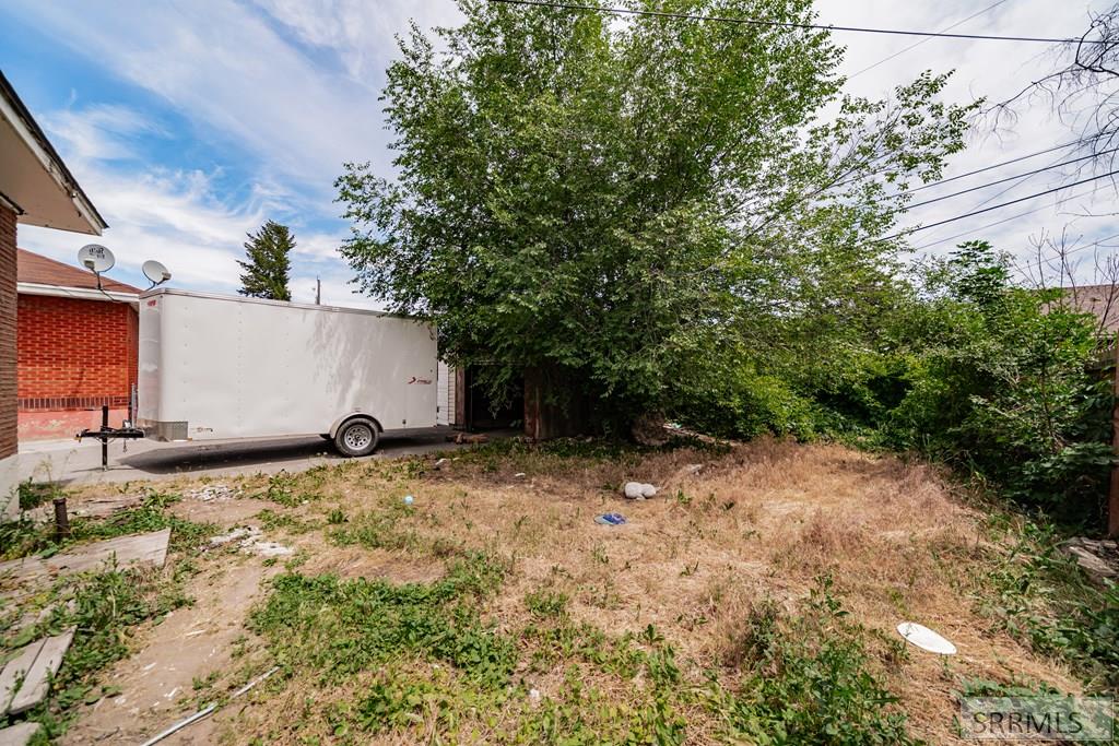 675-677 Holbrook Drive Property Photo 33