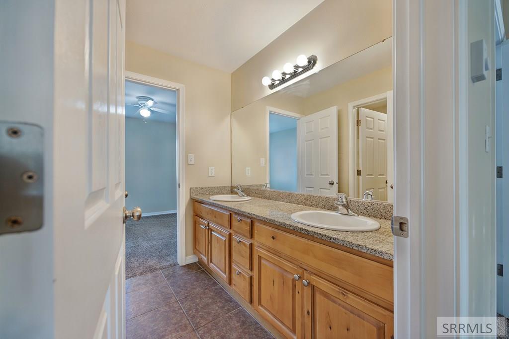 416 Energy Drive # 4 Property Photo 6