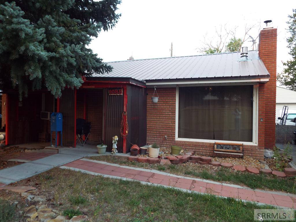 1085 Cathryn Avenue Property Photo 1