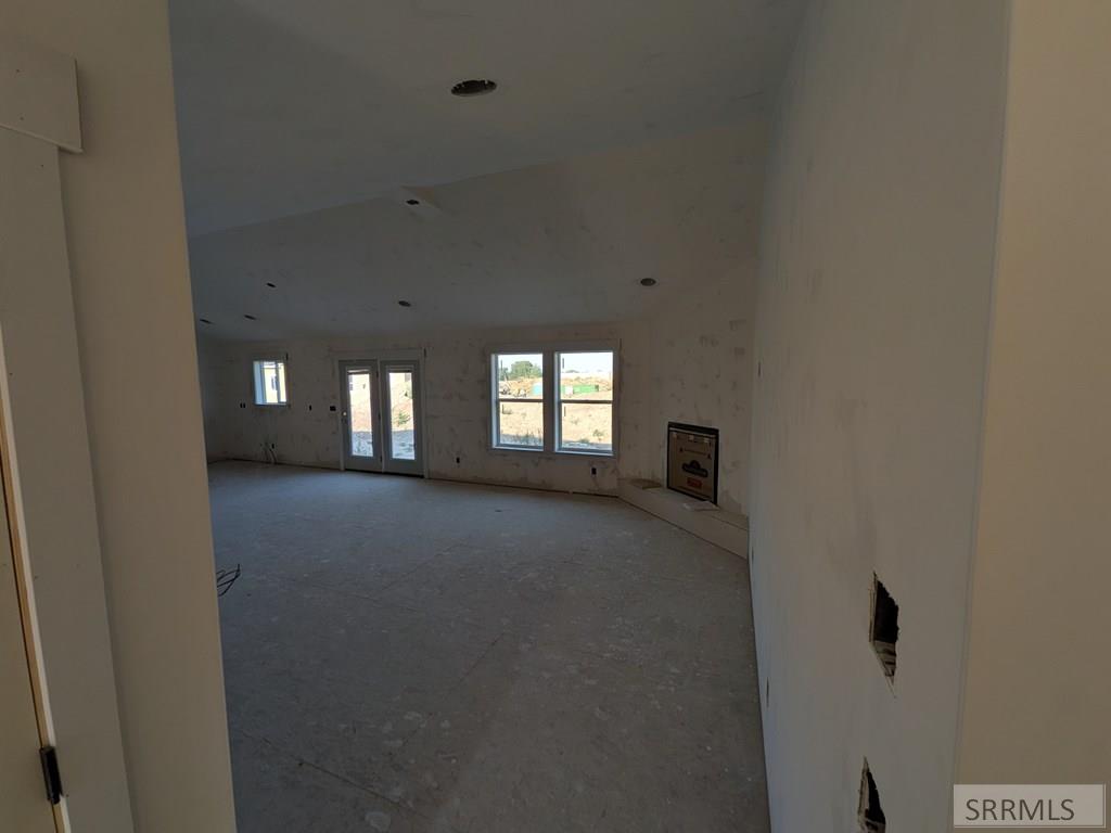 553 Meadowbrook Property Photo 3