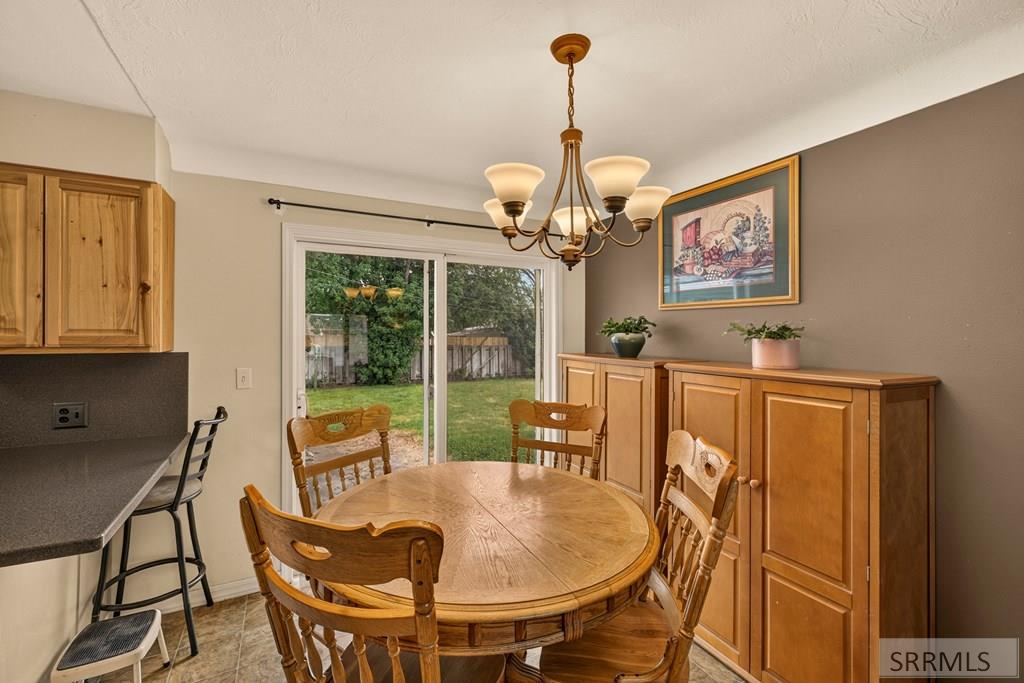 425 Horrocks Drive Property Photo 14