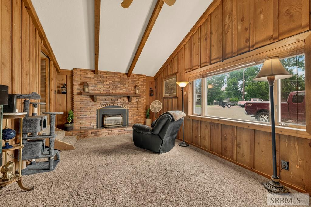 425 Horrocks Drive Property Photo 15