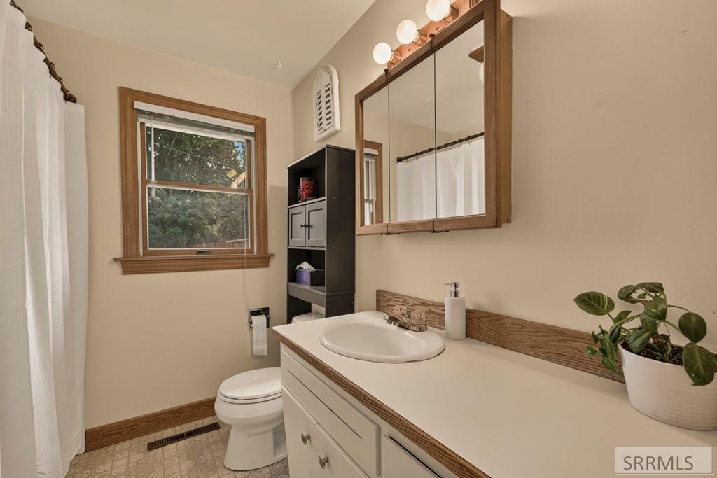 425 Horrocks Drive Property Photo 22