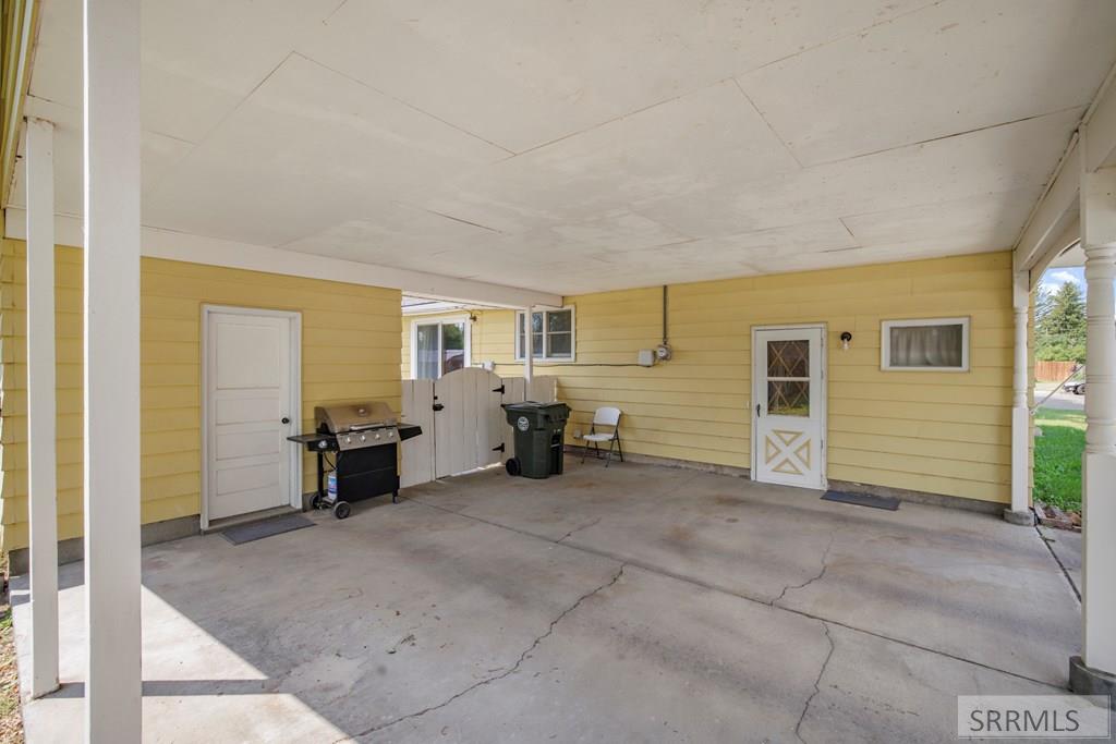 425 Horrocks Drive Property Photo 50