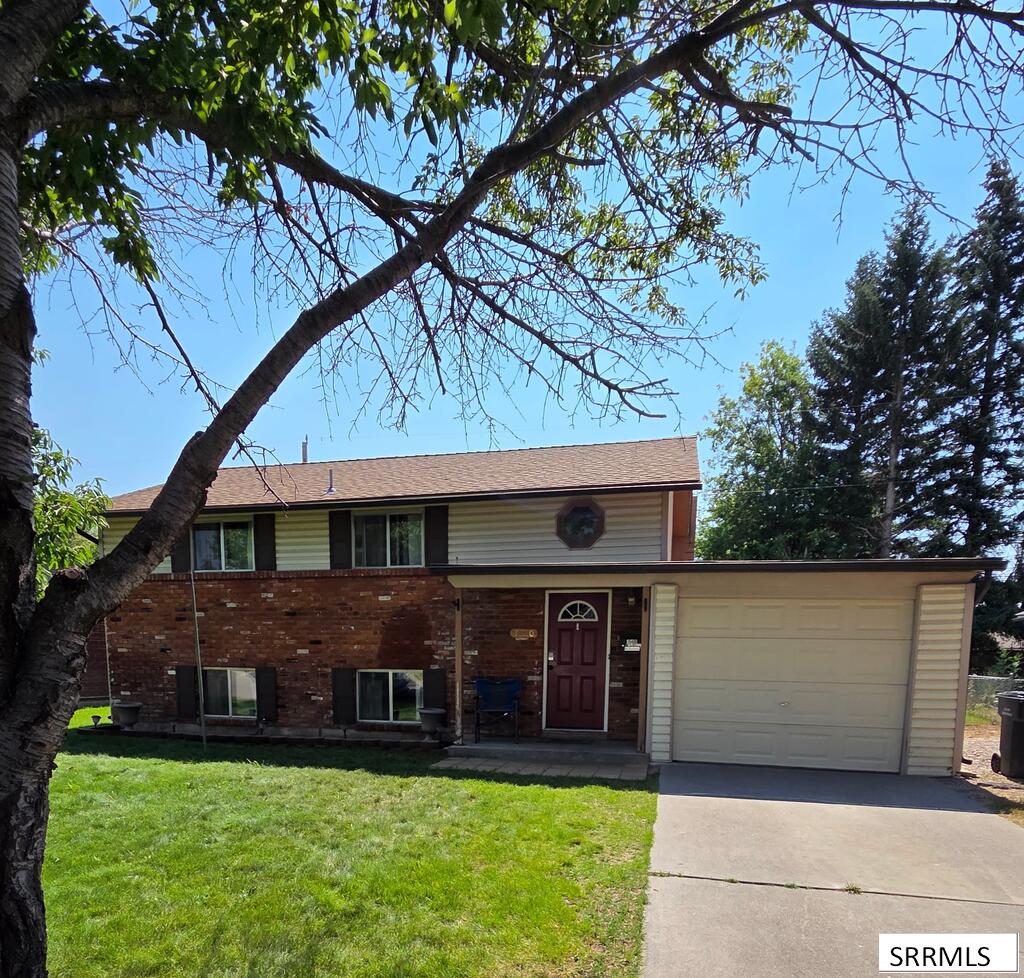 740 Melrose Drive Property Photo 1