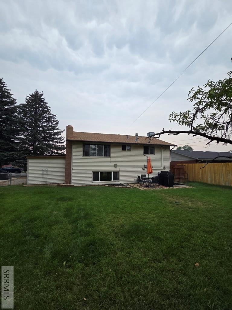 740 Melrose Drive Property Photo 2