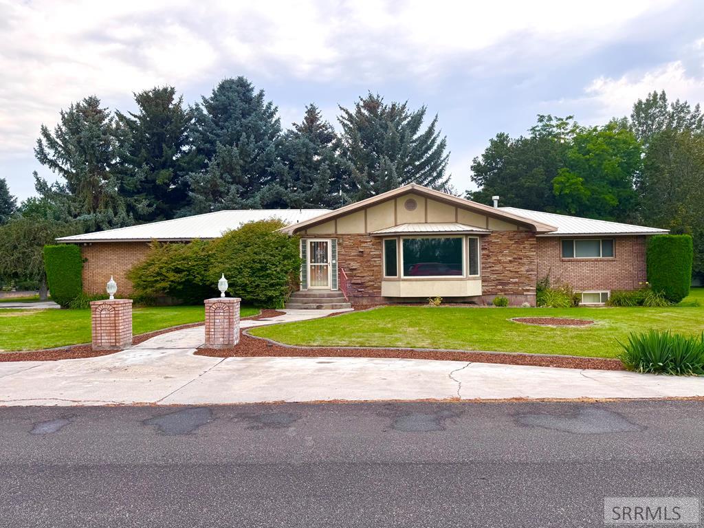 3839 E 12 N Property Photo 2
