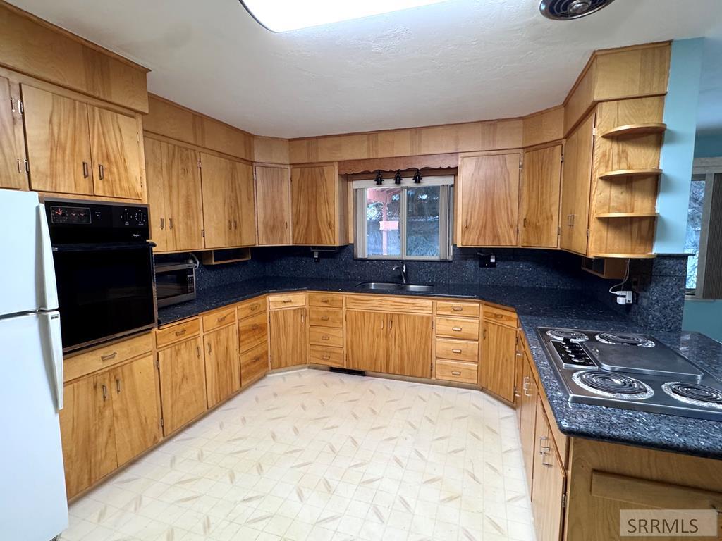 3839 E 12 N Property Photo 6