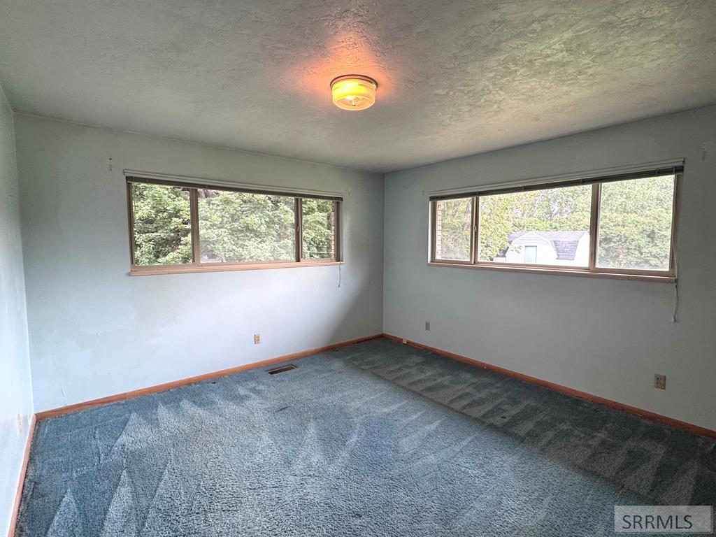 3839 E 12 N Property Photo 17