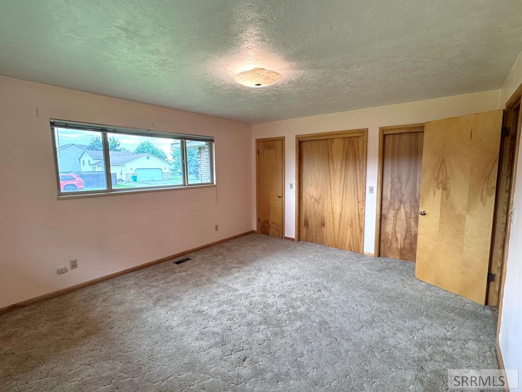 3839 E 12 N Property Photo 19