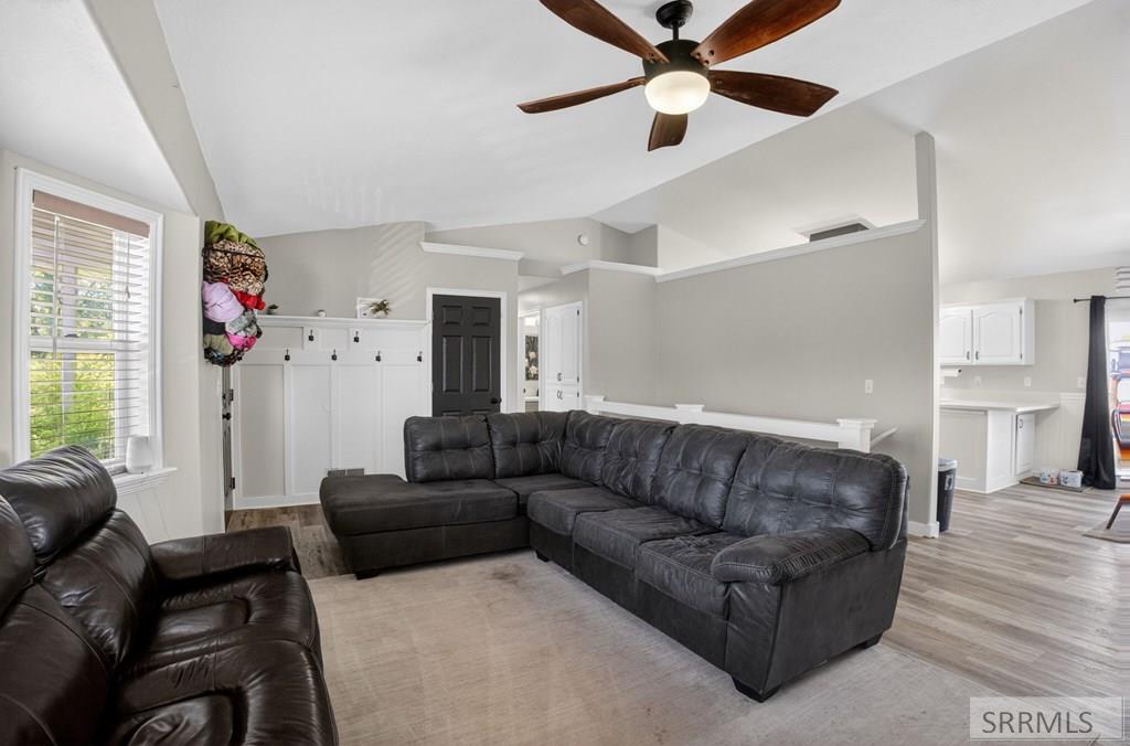 4465 E Cochise Drive Property Photo 4