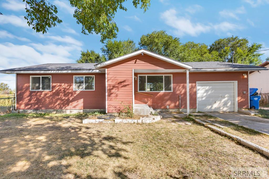 2855 E 671 N Property Photo 1