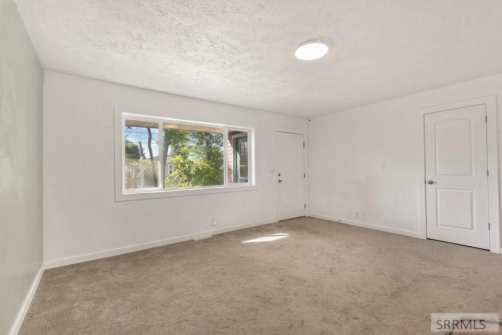 2855 E 671 N Property Photo 10