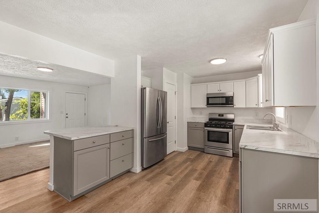 2855 E 671 N Property Photo 12